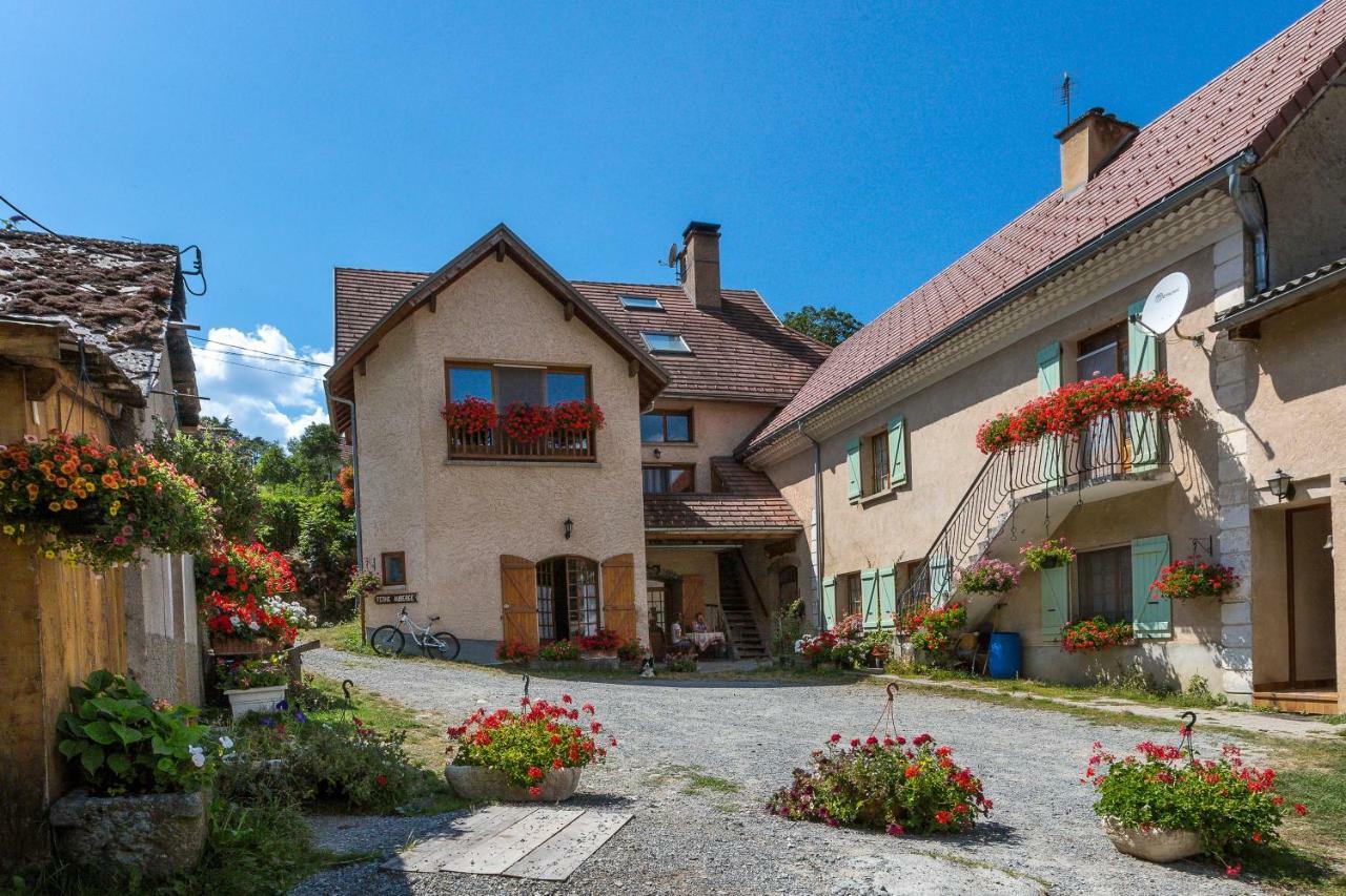 Les Clarines Perceneige - Chambre D'Hotes Vue Sur Montagne & Spa Saint-Jacques-en-Valgodemard Exterior photo